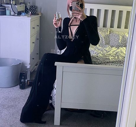 altzoey 無料モデル 画像