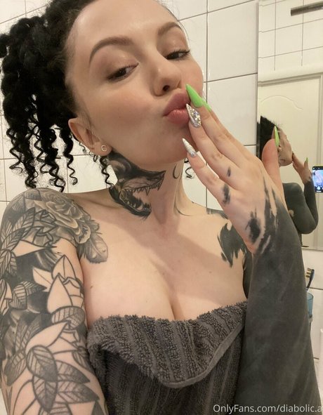 teena xx アダルトモデル 写真