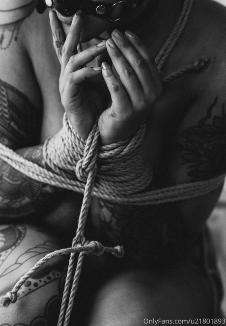 lunalynn26 エロティックなモデル 写真