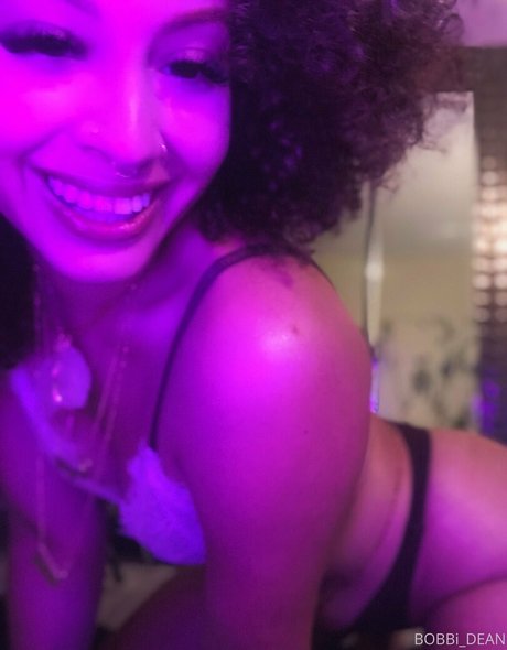 Bobbi dean 裸のスター 写真