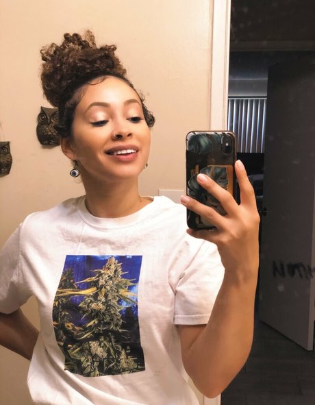 Bobbi dean ポルノスター ヌード 写真