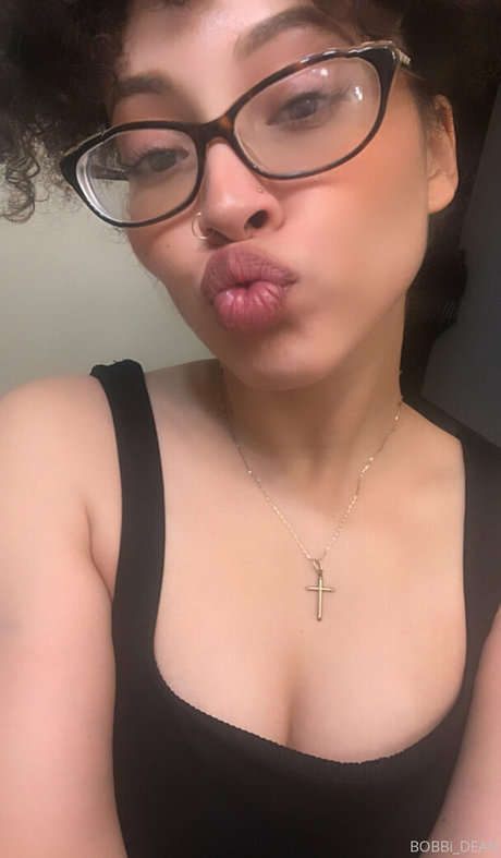 Bobbi dean 裸のスター ギャラリー
