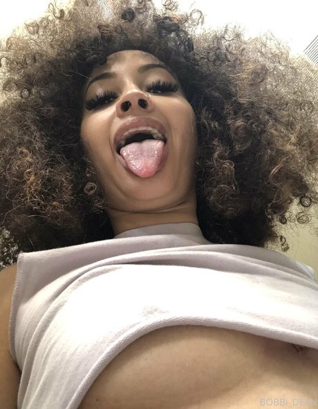 巨大な天然おっぱいオンリーファンズ ポルノ 写真