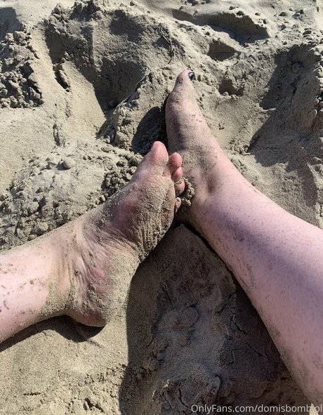 汚れた足オンリーファンズ セックス 写真