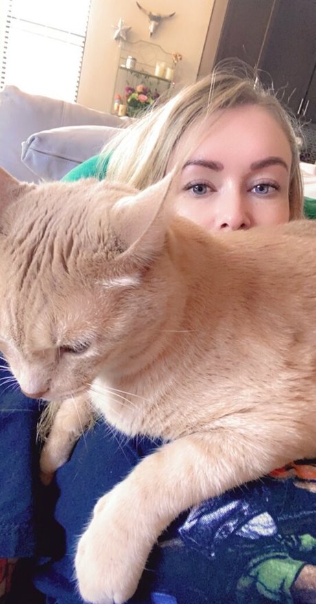 lauraluxfree 美しいポルノスター 写真