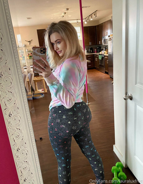 lauraluxfree 裸のポルノスター 写真