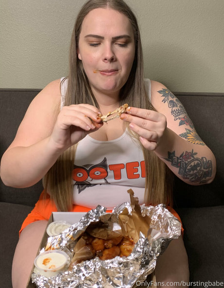 burstingbabe トップモデル 写真