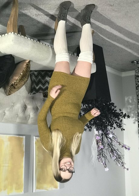 継娘オンリーファンズ 裸 写真