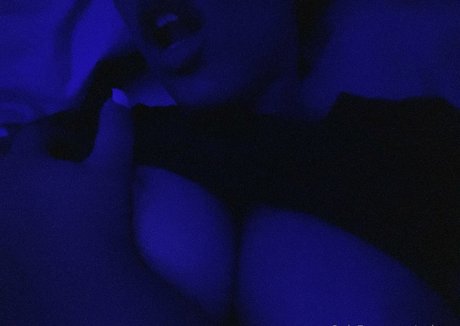 Allesandraelyse ヌードのポルノスター 画像