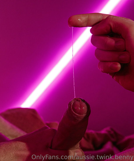 aussie twink benny 裸のモデル 画像