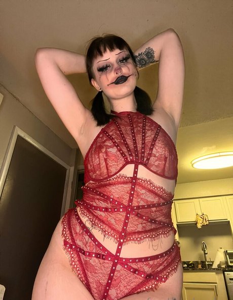 freakonaleashxx 裸のモデル 写真