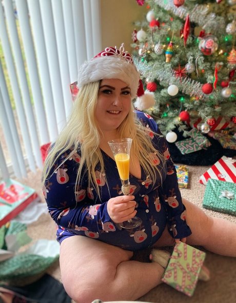 ivyisfree ポルノスター 裸 写真