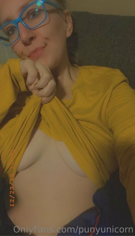 punyunicorn エロティックなモデル 画像