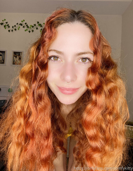 フィットネスインフルエンサーオンリーファンズ アダルト無料 アーカイブ