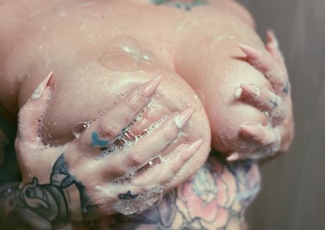 ジンジャートゥインクオンリーファンズ ホット裸 アーカイブ