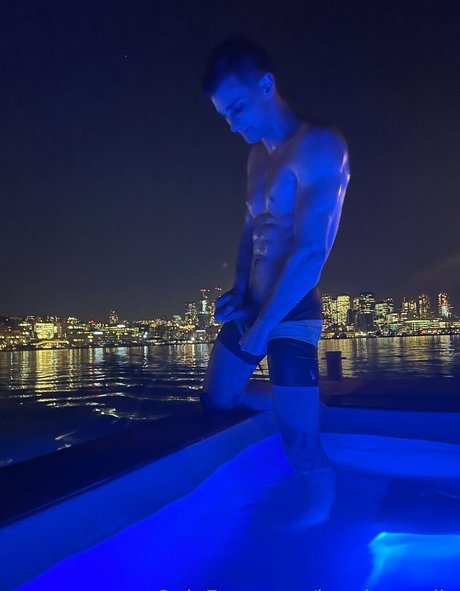 ゲイアナル舐めオンリーファンズ 美しいヌード アーカイブ