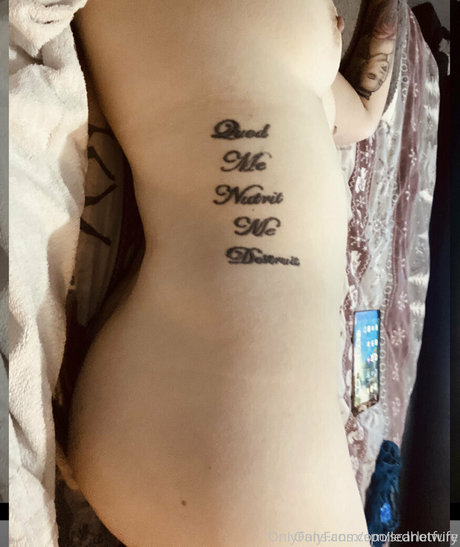 spoiledhotwife ポルノスター 独占 写真