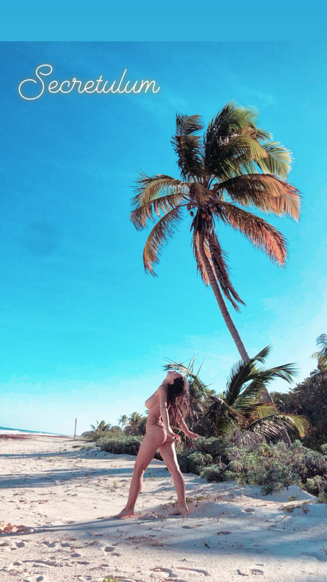 Hitomi Mochizuki 美しいポルノスター ギャラリー