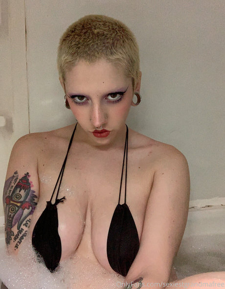 sthenonsfwfree ポルノスター 裸 画像