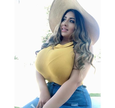 ミニドレス OnlyFans 無料セックス 写真