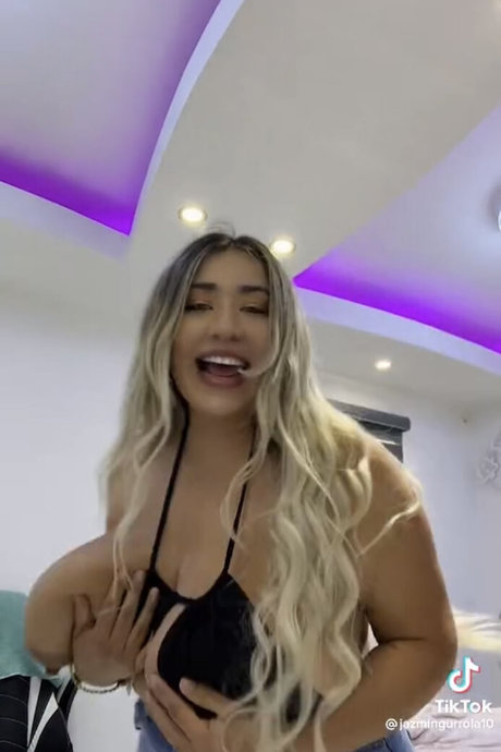 ゲイアナルOnlyFans セクシーヌード 写真