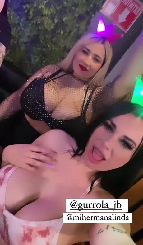 アジアンツインズOnlyFans 無料セクシー 写真