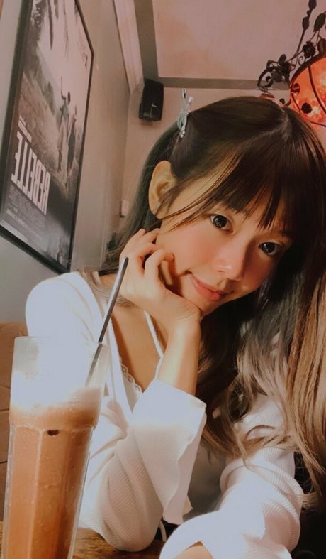 手コキ 主観視点 オンリーファンズ HD 写真