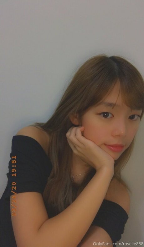 大きな乳首オンリーファンズ アートヌード 画像