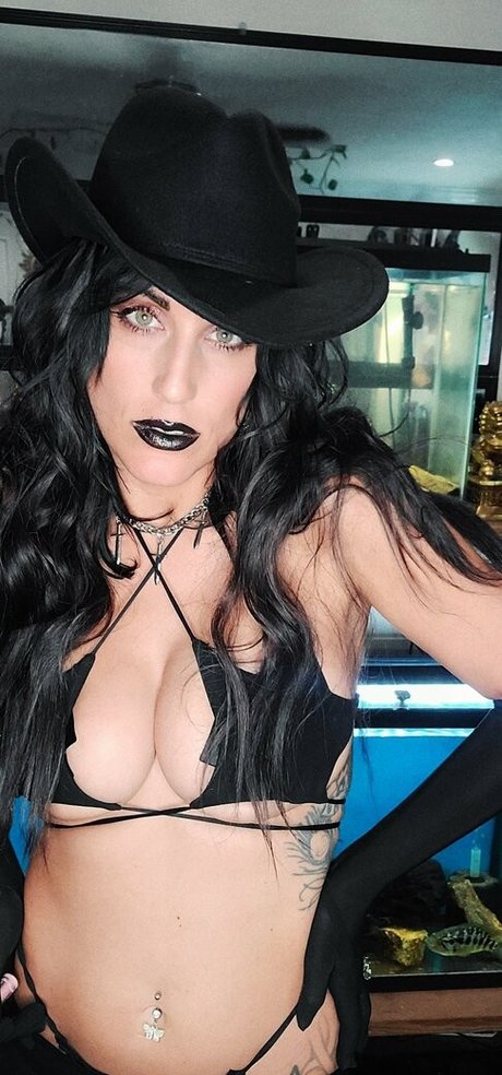 アジアンバニーオンリーファンズ セクシーヌード 画像