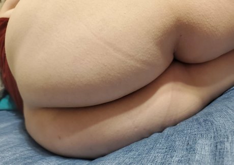 deathlyfans エロティックなスター 画像