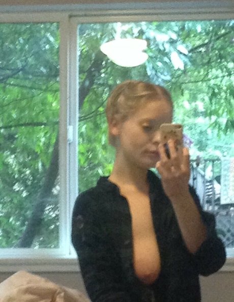 Kelley エロティックなスター 写真