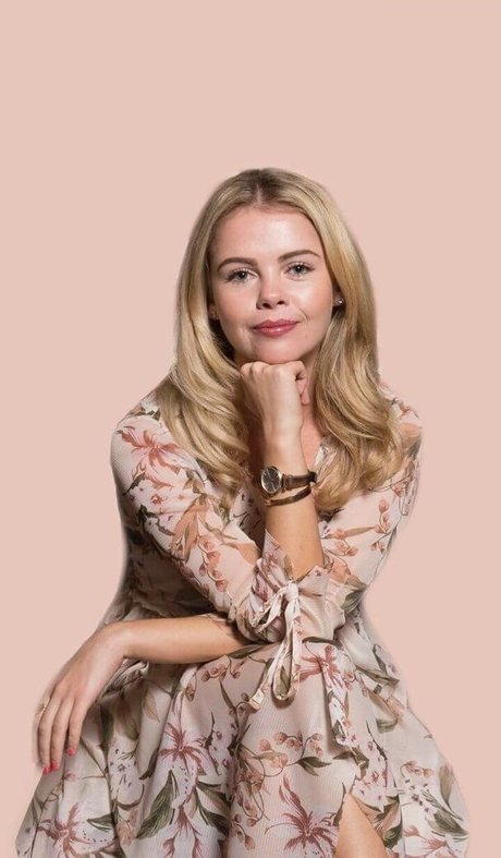 Saoirse Monica Jackson スター xxx 写真