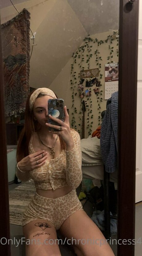 大学生のオンリーファンズ ポルノグラフィック 写真