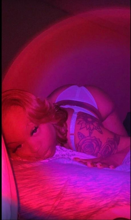 Dee Dee Davis HDモデル 写真