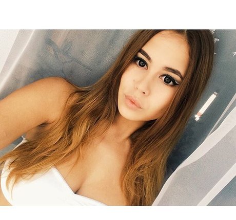 ミニドレス OnlyFans 無料エロ 写真