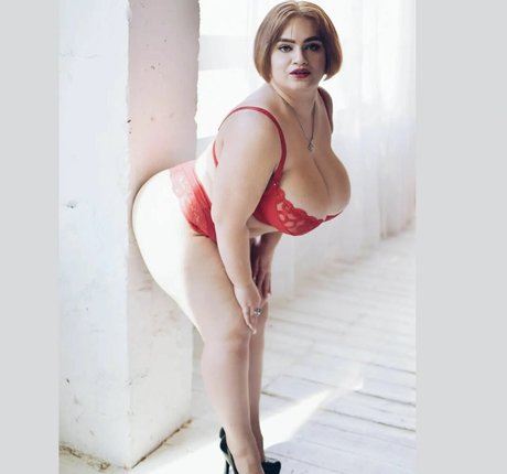 Valentine Blagoeva 裸のポルノスター 写真