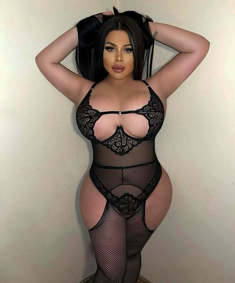 若い黒人女性オンリーファンズ 裸 写真