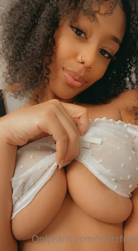 marzfree xxxポルノスター 写真