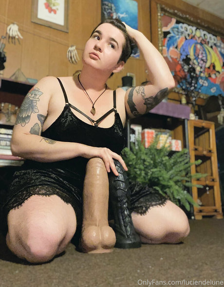 luciendelune xxx女優 ギャラリー