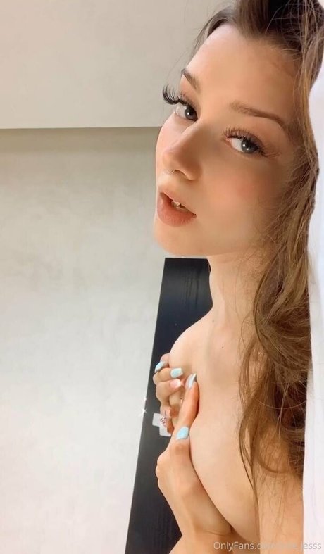 free juliejess エロティックモデル 写真