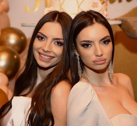 アナル熟女OnlyFans アート裸 画像