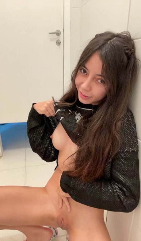 babycaroline69 ポルノスター ヌード 写真