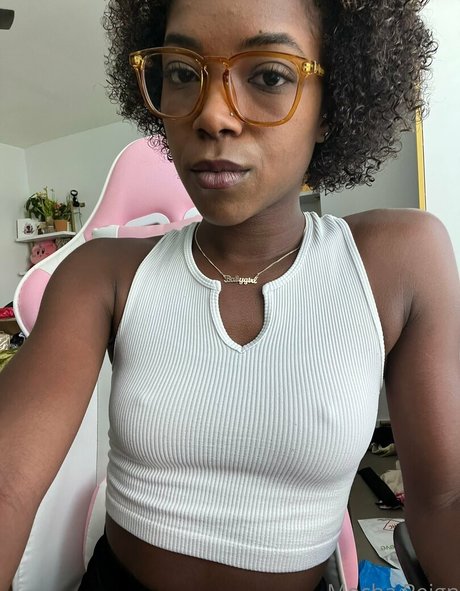 プリティオンリーファンズ 無料 写真