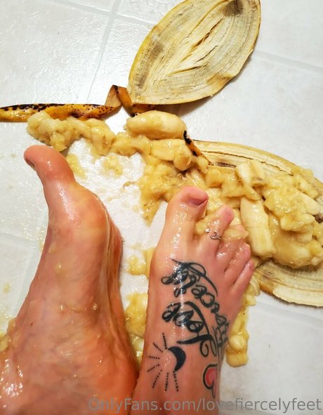 ヌード教師オンリーファンズ えろた 写真