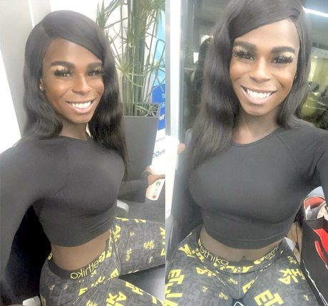 毛深い足のOnlyFans ホットセックス 画像