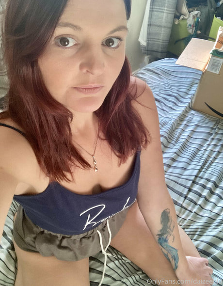 daizeeblu 高品質モデル 写真