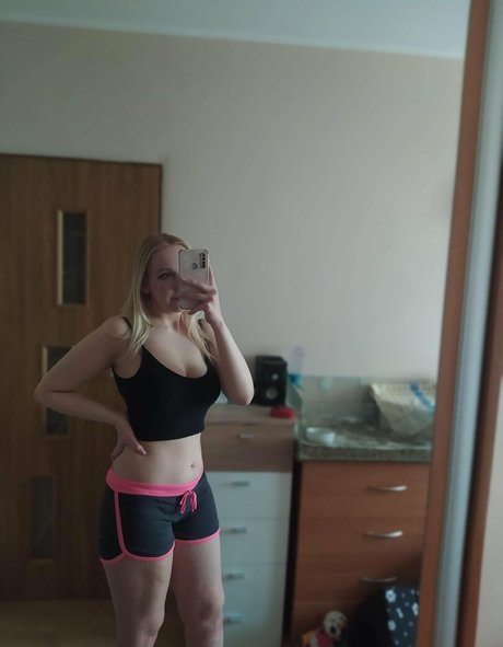 aestheticusernameuwu HDスター 画像