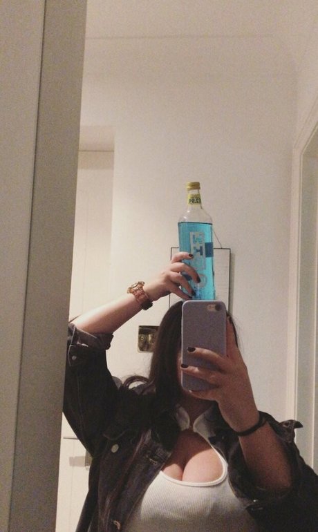 Isabellaell HDスター 写真