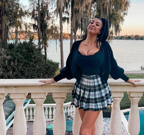 Olivia O ヌードモデル 画像