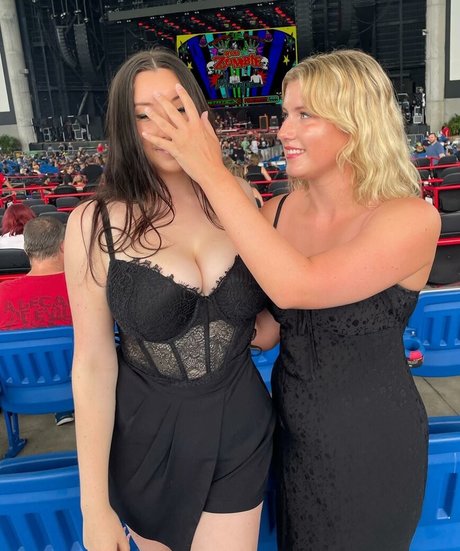 Olivia O 美しいポルノスター 写真